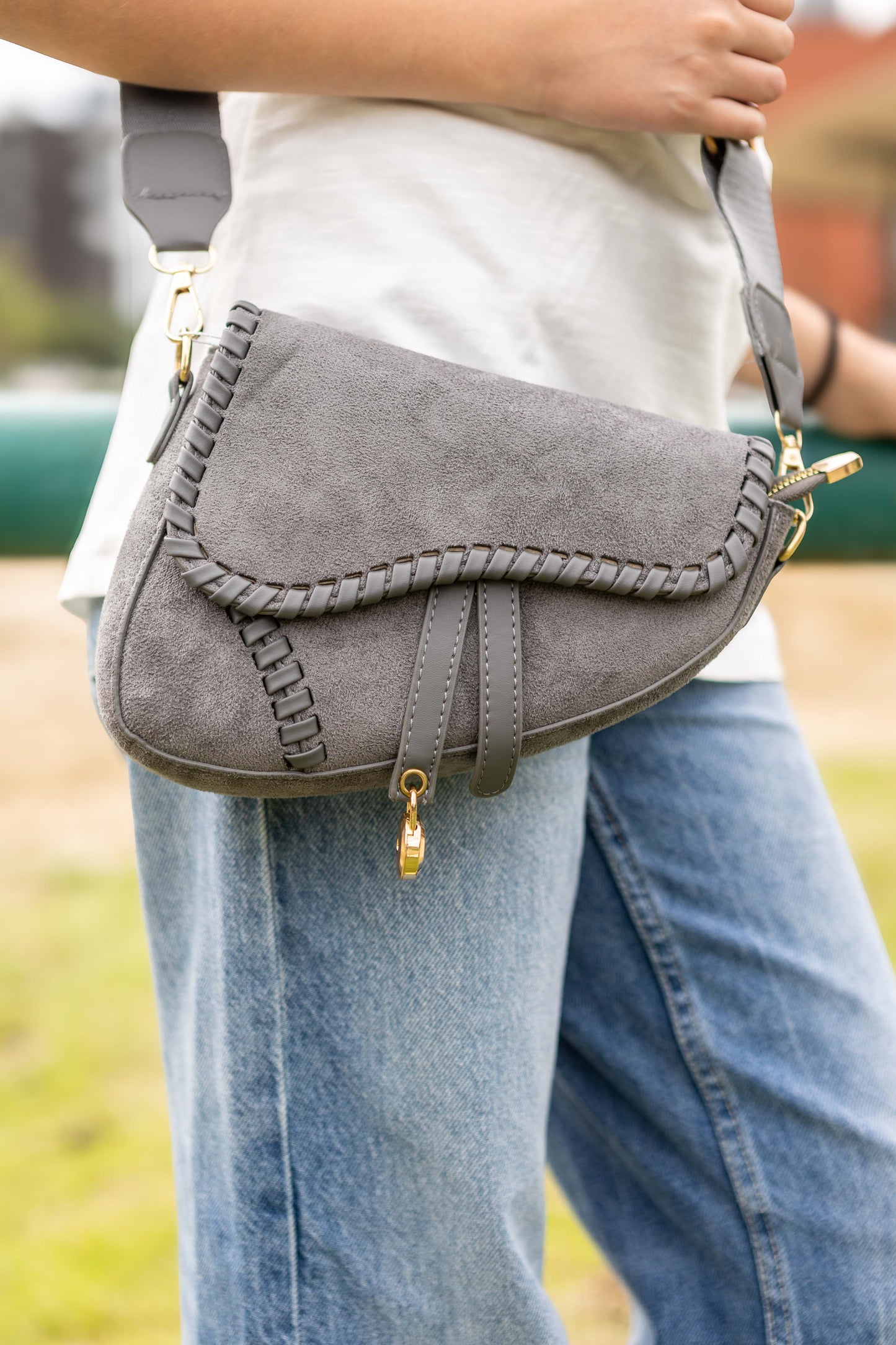 Bolsa Sela Camurça - Cinza