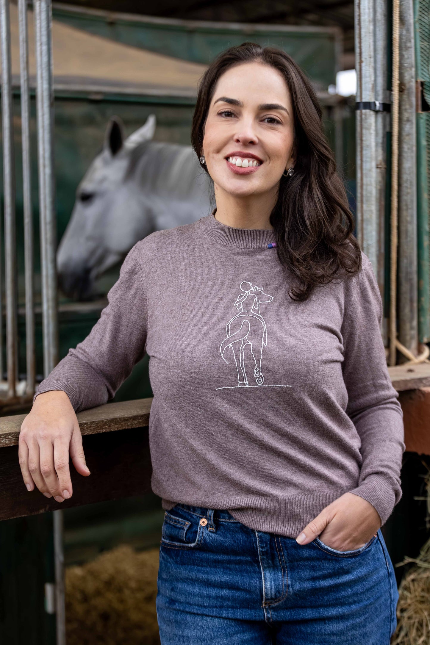 Pullover careca menina no cavalo