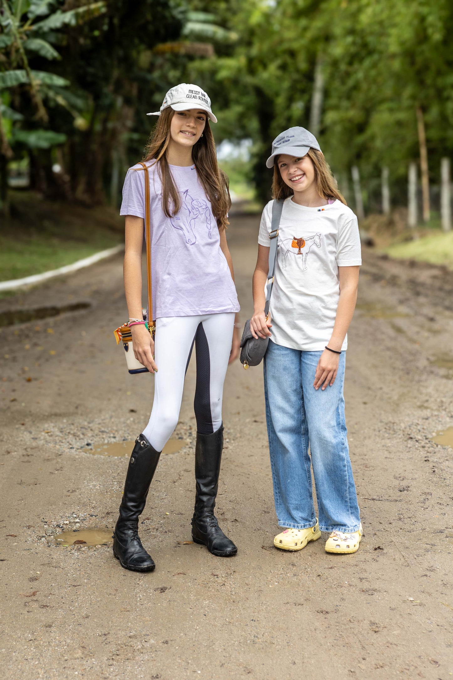 Camiseta Menina de Trança com Cavalo