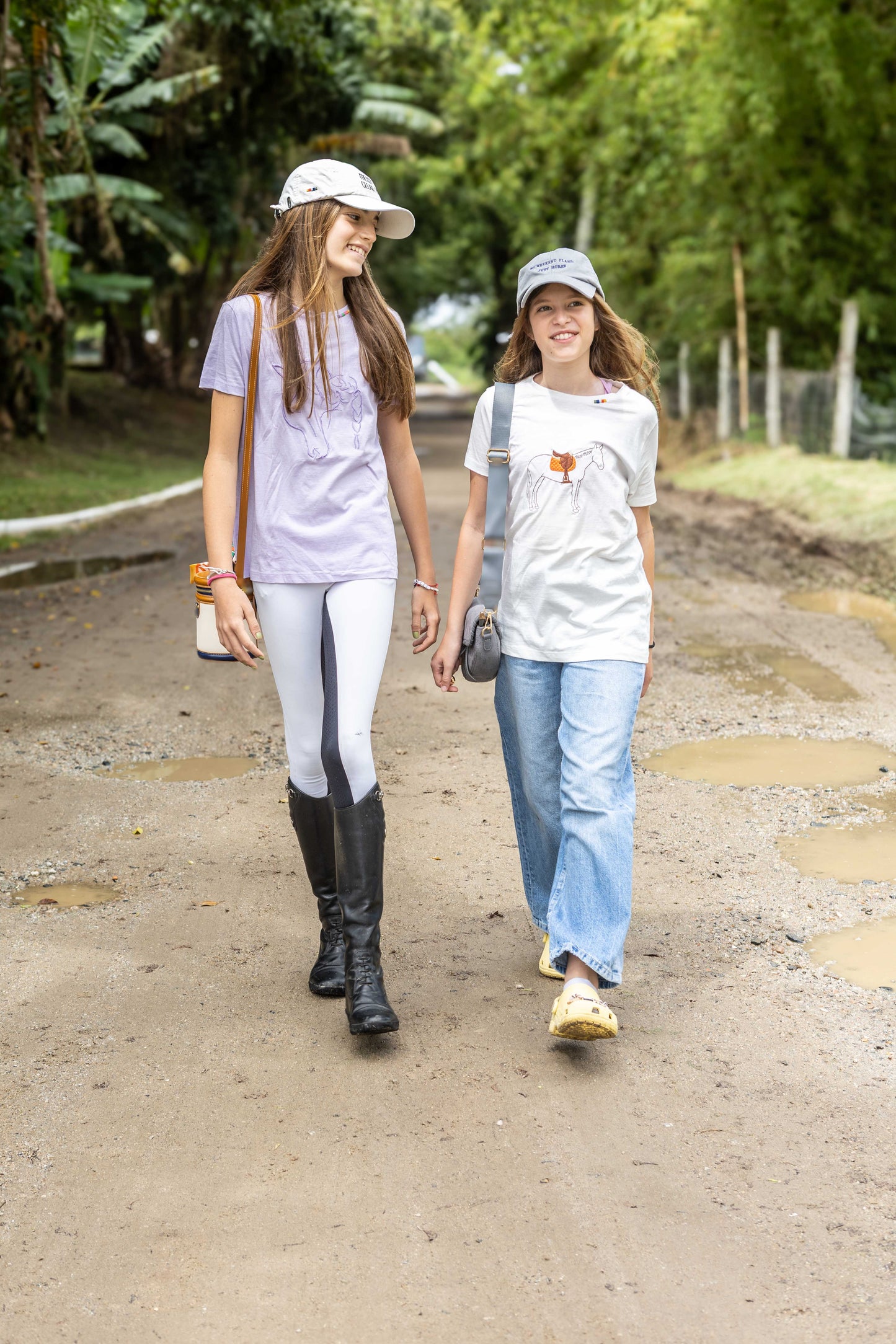 Camiseta Menina de Trança com Cavalo