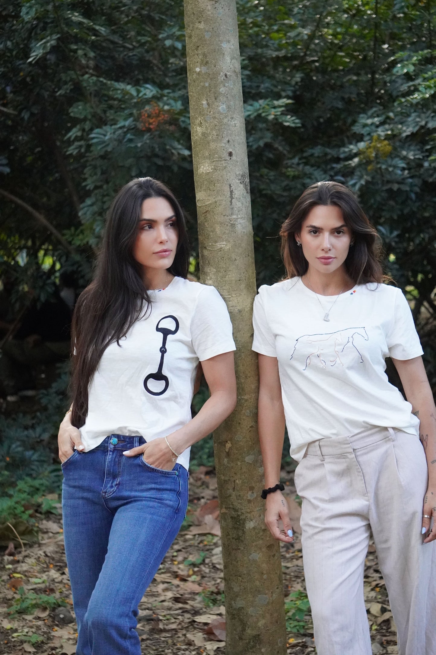 Camiseta - Dois cavalos - Branca