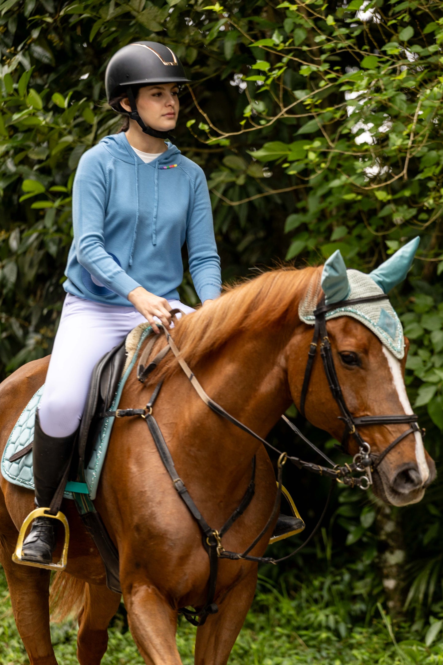 Pullover com capuz olho grego