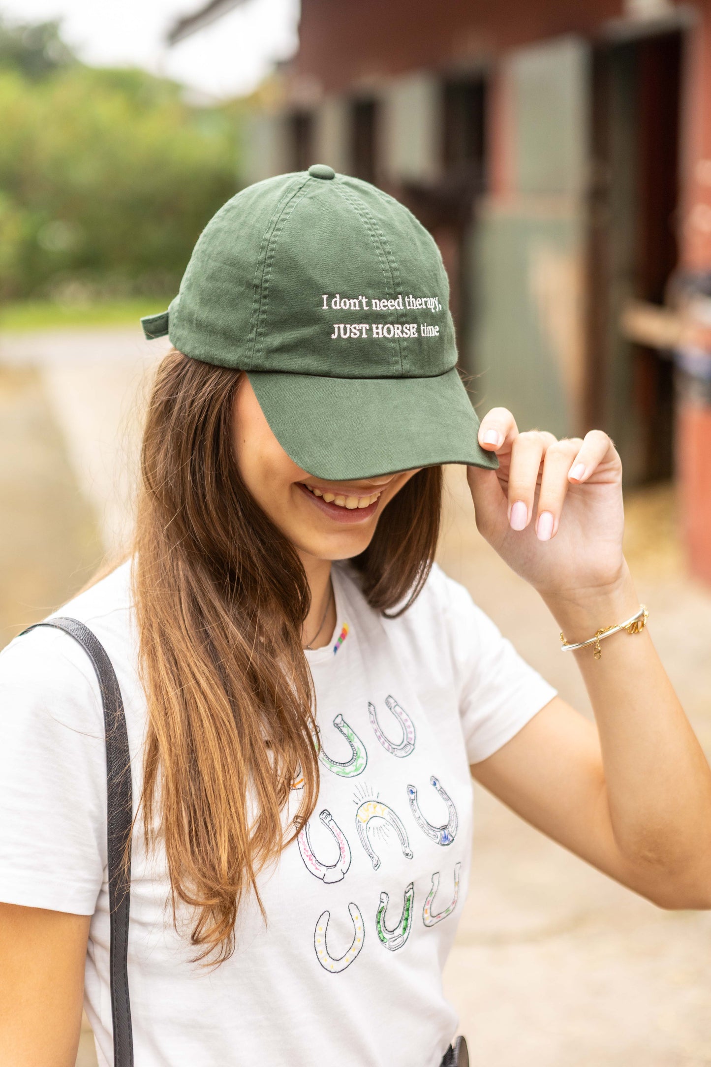 Boné I dont need therapy - Verde